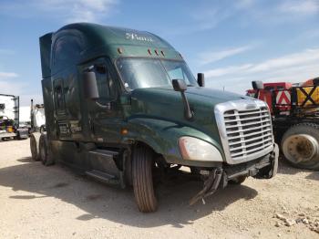  Salvage Freightliner Cascadia 1