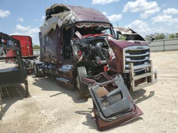  Salvage Freightliner Cascadia 1