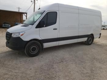  Salvage Mercedes-Benz Sprinter