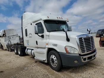  Salvage Freightliner Cascadia 1