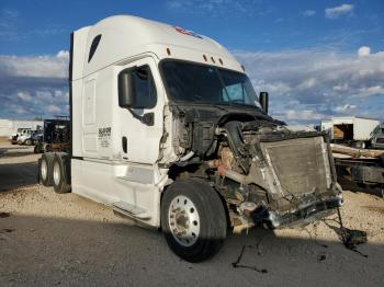  Salvage Freightliner Cascadia 1