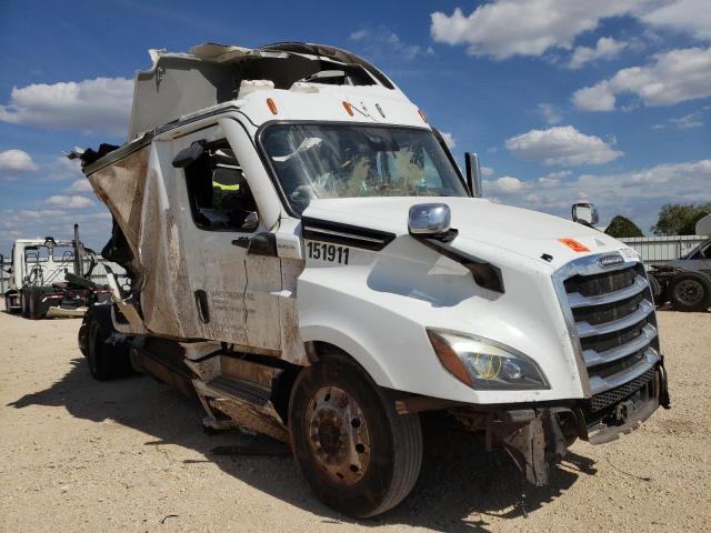  Salvage Freightliner Cascadia 1