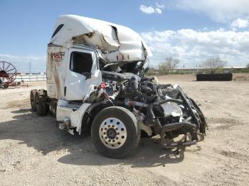  Salvage Freightliner Cascadia 1