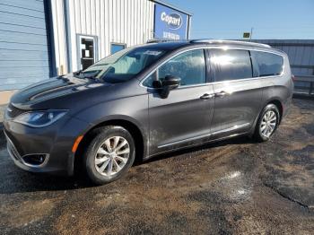  Salvage Chrysler Pacifica