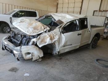  Salvage Nissan Titan