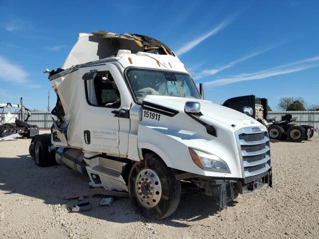  Salvage Freightliner Cascadia 1