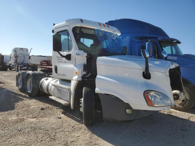  Salvage Freightliner Cascadia 1