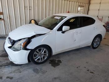  Salvage Toyota Yaris