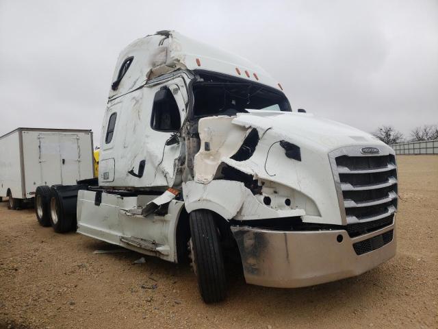  Salvage Freightliner Cascadia 1