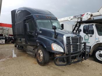  Salvage Freightliner Cascadia 1