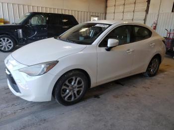  Salvage Toyota Yaris