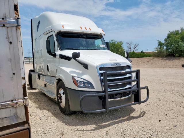  Salvage Freightliner Cascadia 1