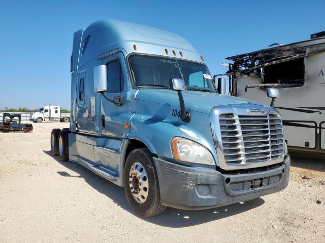  Salvage Freightliner Cascadia 1