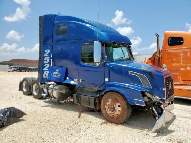  Salvage Volvo Vnl