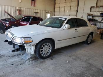  Salvage Lincoln Towncar