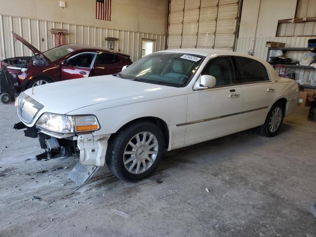 Salvage Lincoln Towncar