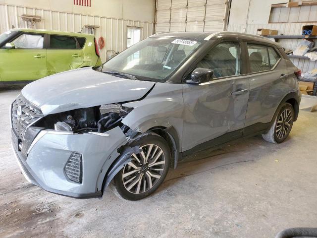  Salvage Nissan Kicks