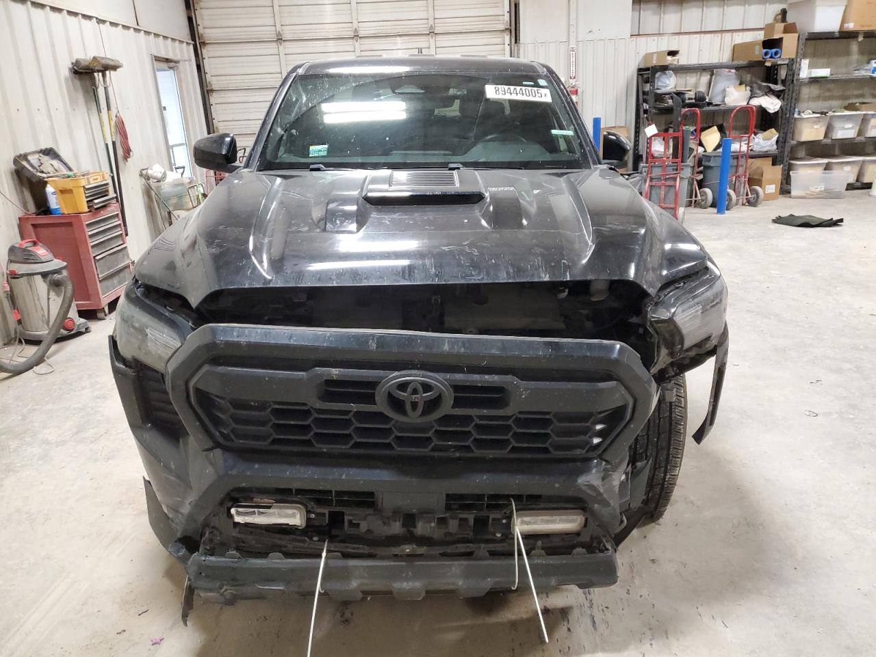 Toyota Tacoma Double Cab Image 2