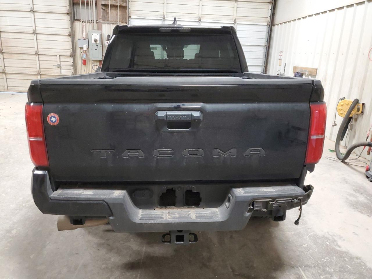 Toyota Tacoma Double Cab Image 7