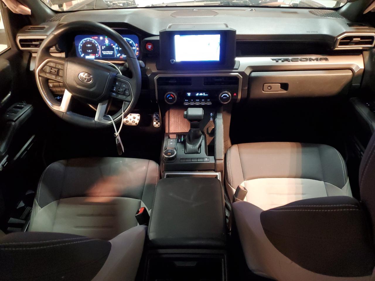 Toyota Tacoma Double Cab Image 11