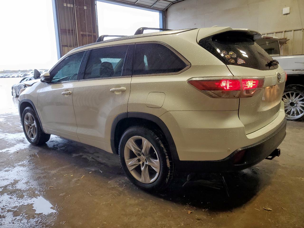 Toyota Highlander Limited Image 2