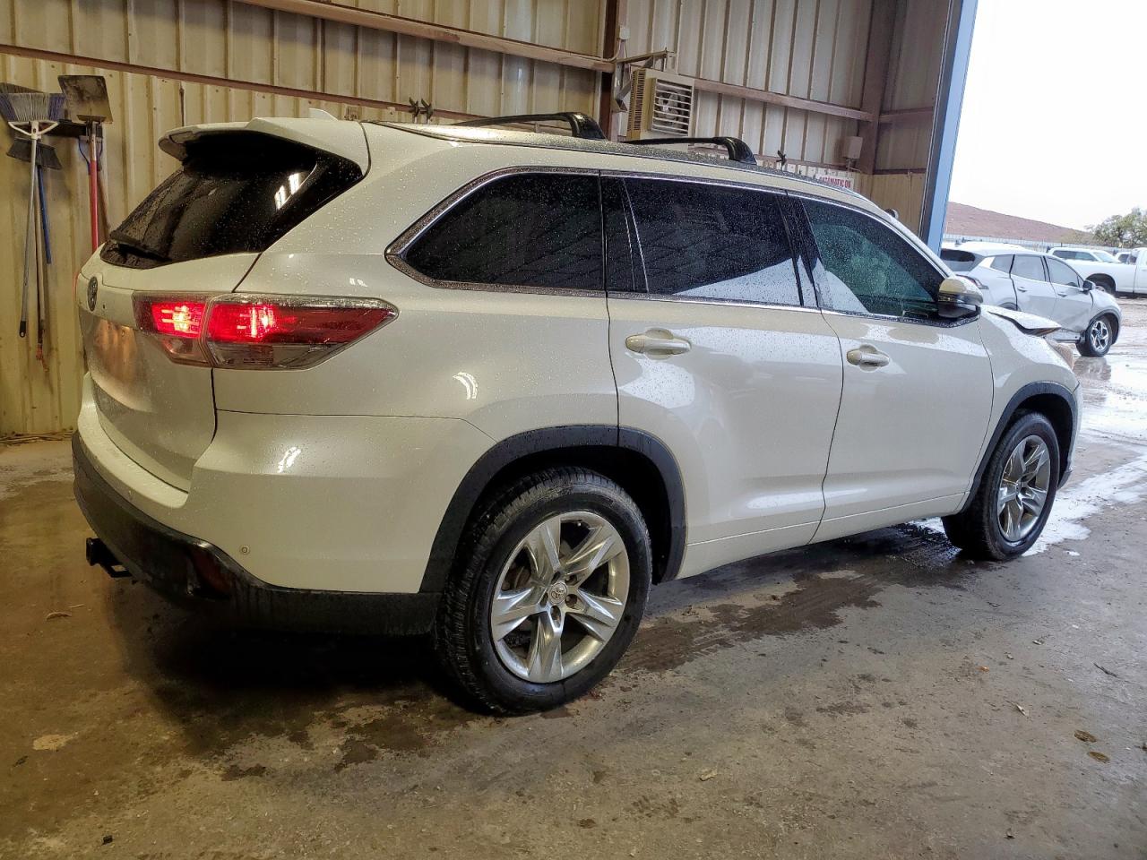 Toyota Highlander Limited Image 4