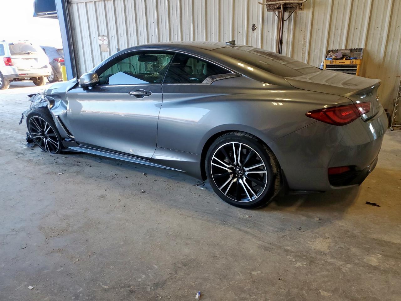 INFINITI Q60 Luxe 300 Image 2