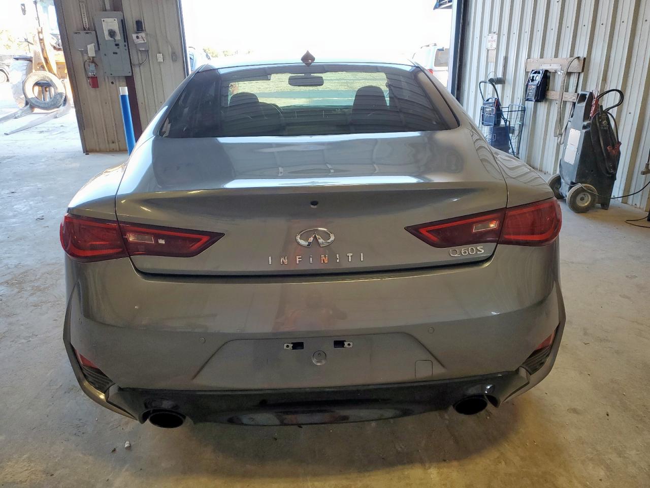 INFINITI Q60 Luxe 300 Image 3