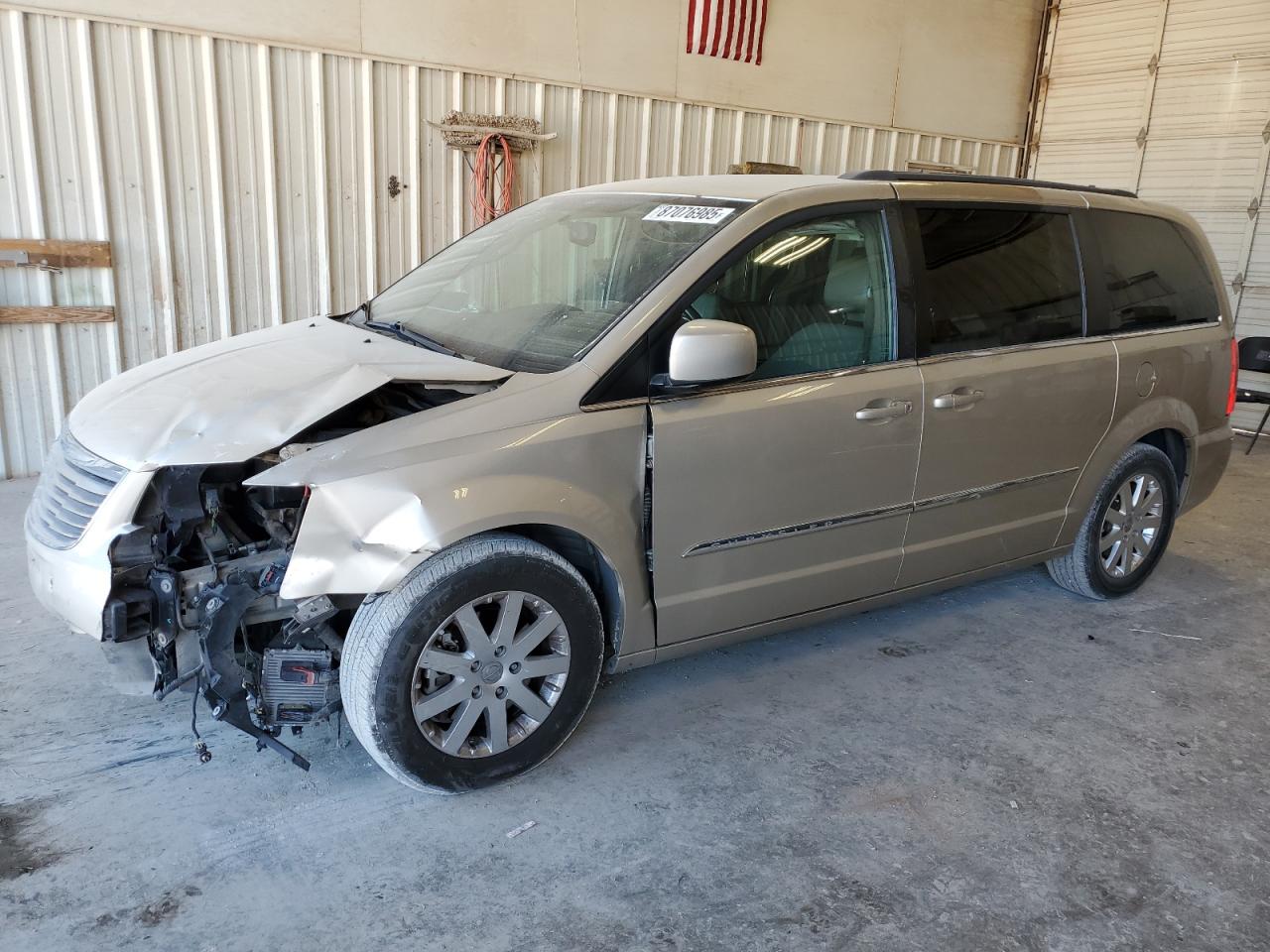 Chrysler Minivan Touring Image 1