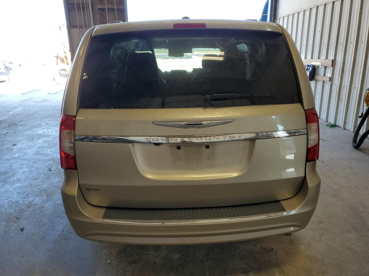 Chrysler Minivan Touring Image 3