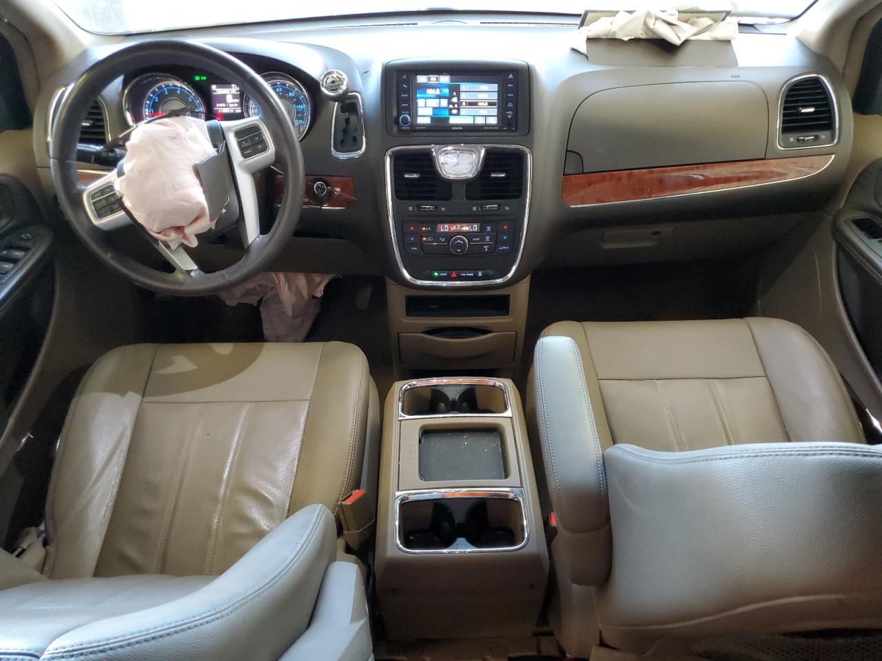 Chrysler Minivan Touring Image 5