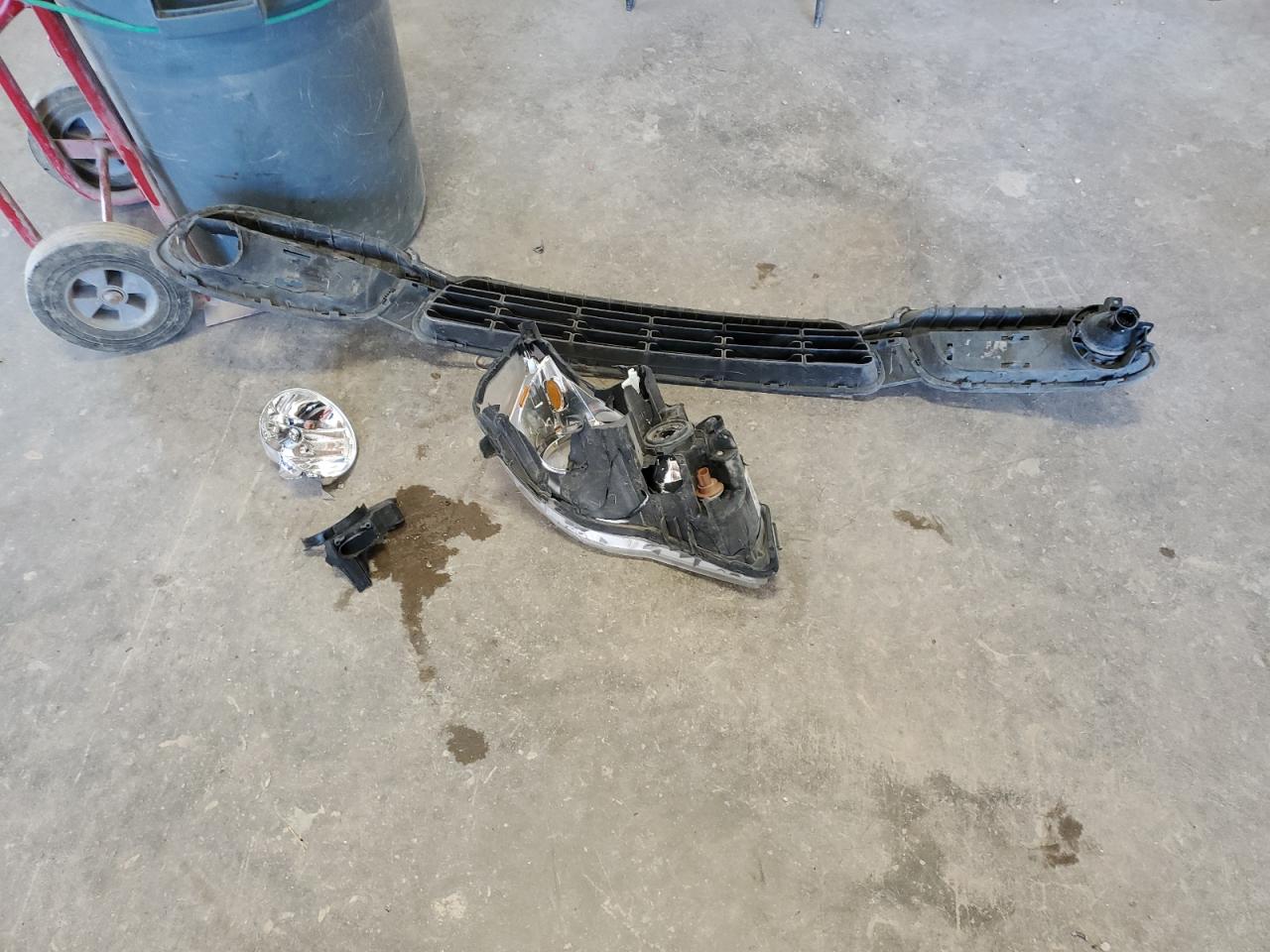 Chrysler Minivan Touring Image 11