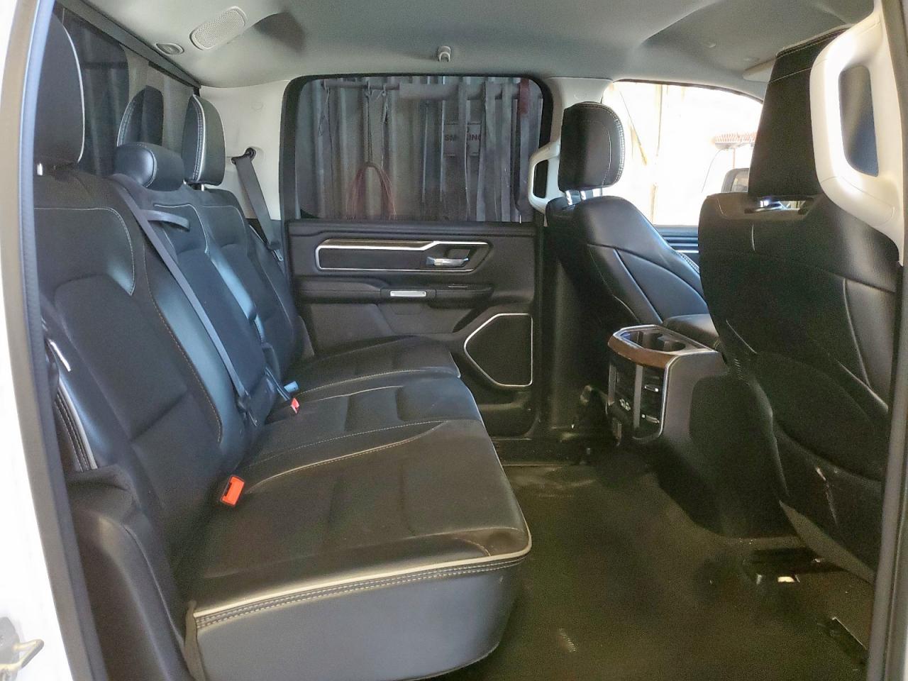 Ram 1500 Laramie Image 4