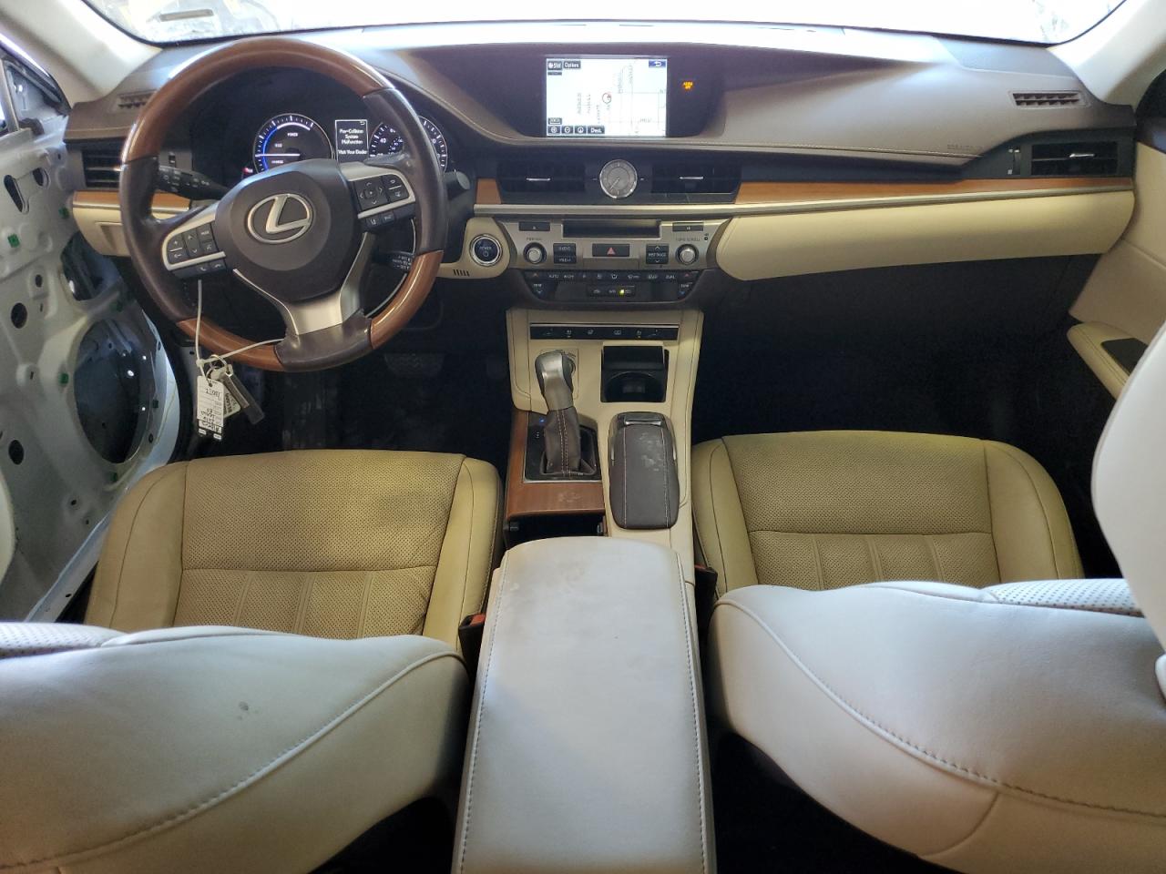 Lexus Es 300h Image 11