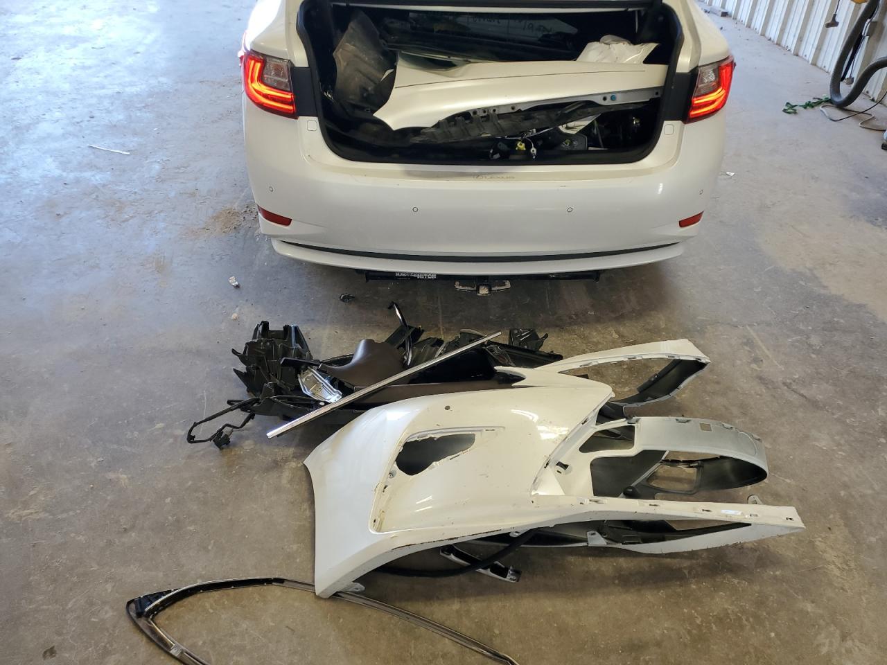 Lexus Es 300h Image 7