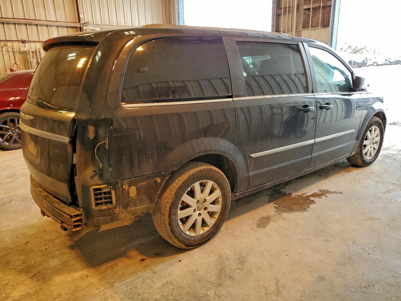 Chrysler Minivan Touring Image 12