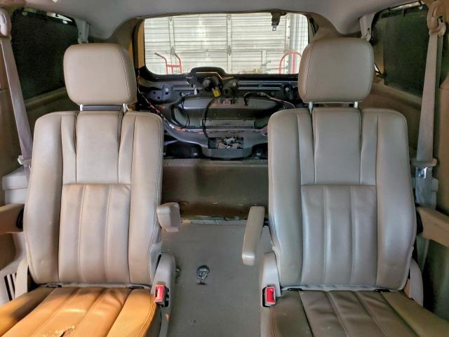 Chrysler Minivan Touring Image 5