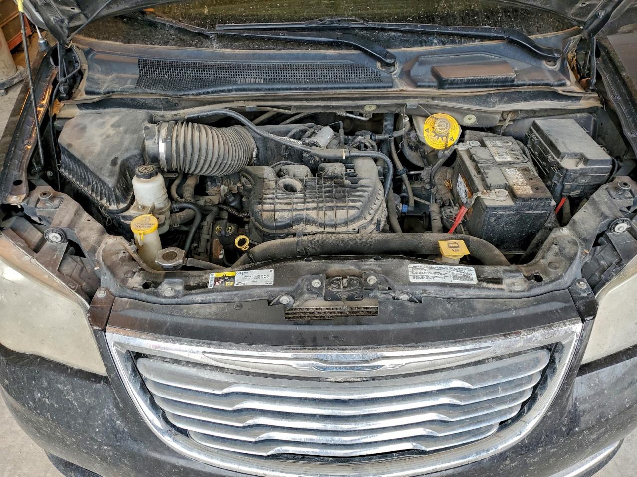 Chrysler Minivan Touring Image 10