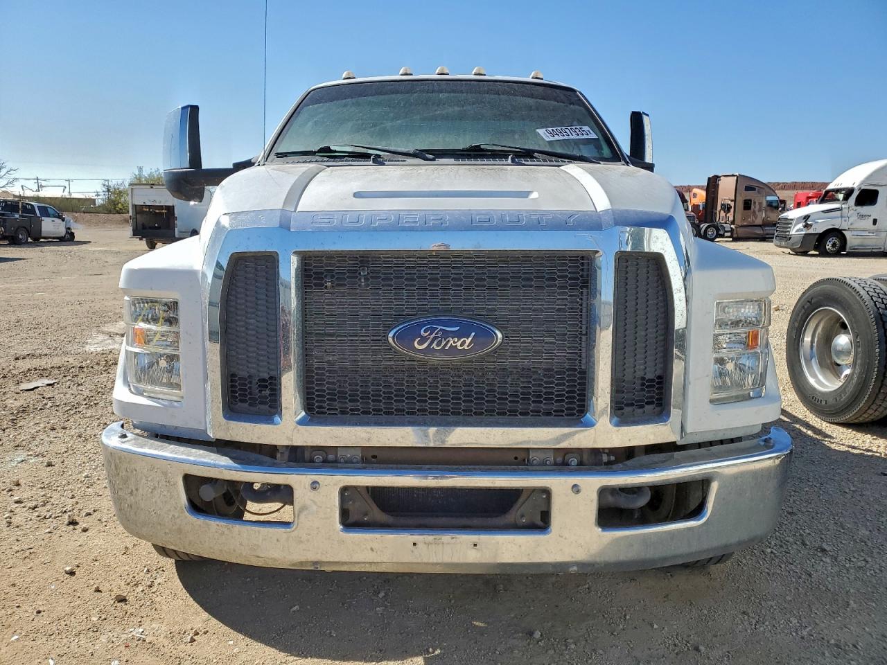 Ford F-650 Super Duty Image 4