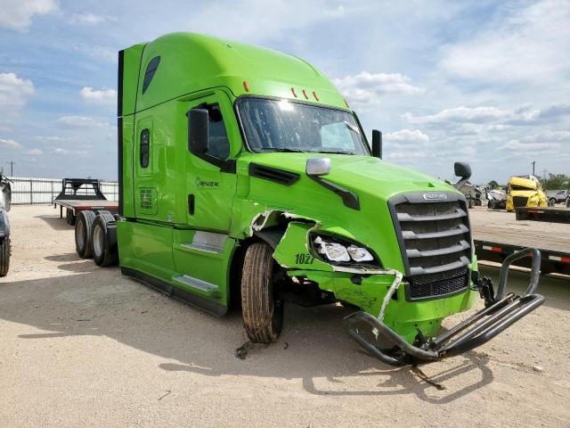  Salvage Freightliner Cascadia 1