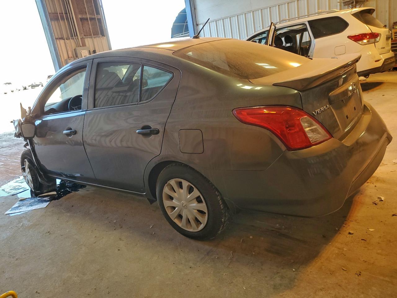 Nissan Versa S Image 3