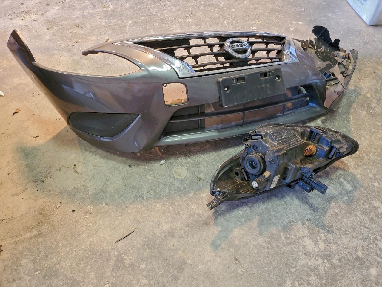 Nissan Versa S Image 12