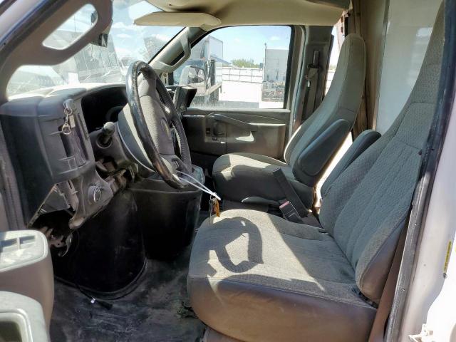 Chevrolet Express Image 13