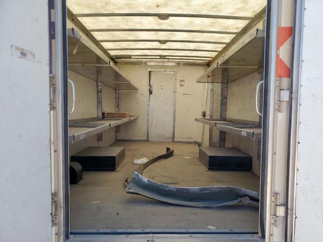 Chevrolet Express Image 2