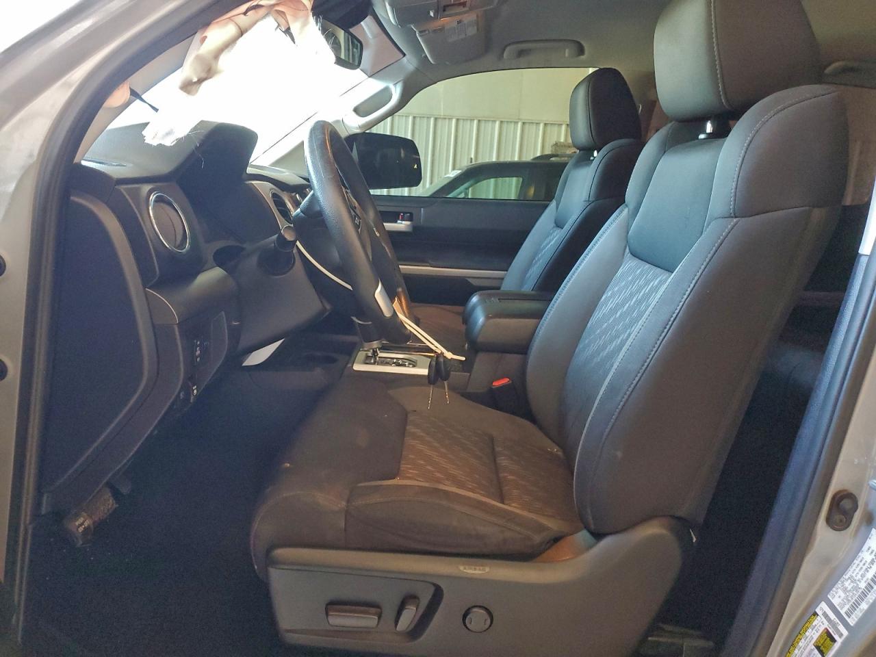 Toyota Tundra Crewmax Sr5 Image 10