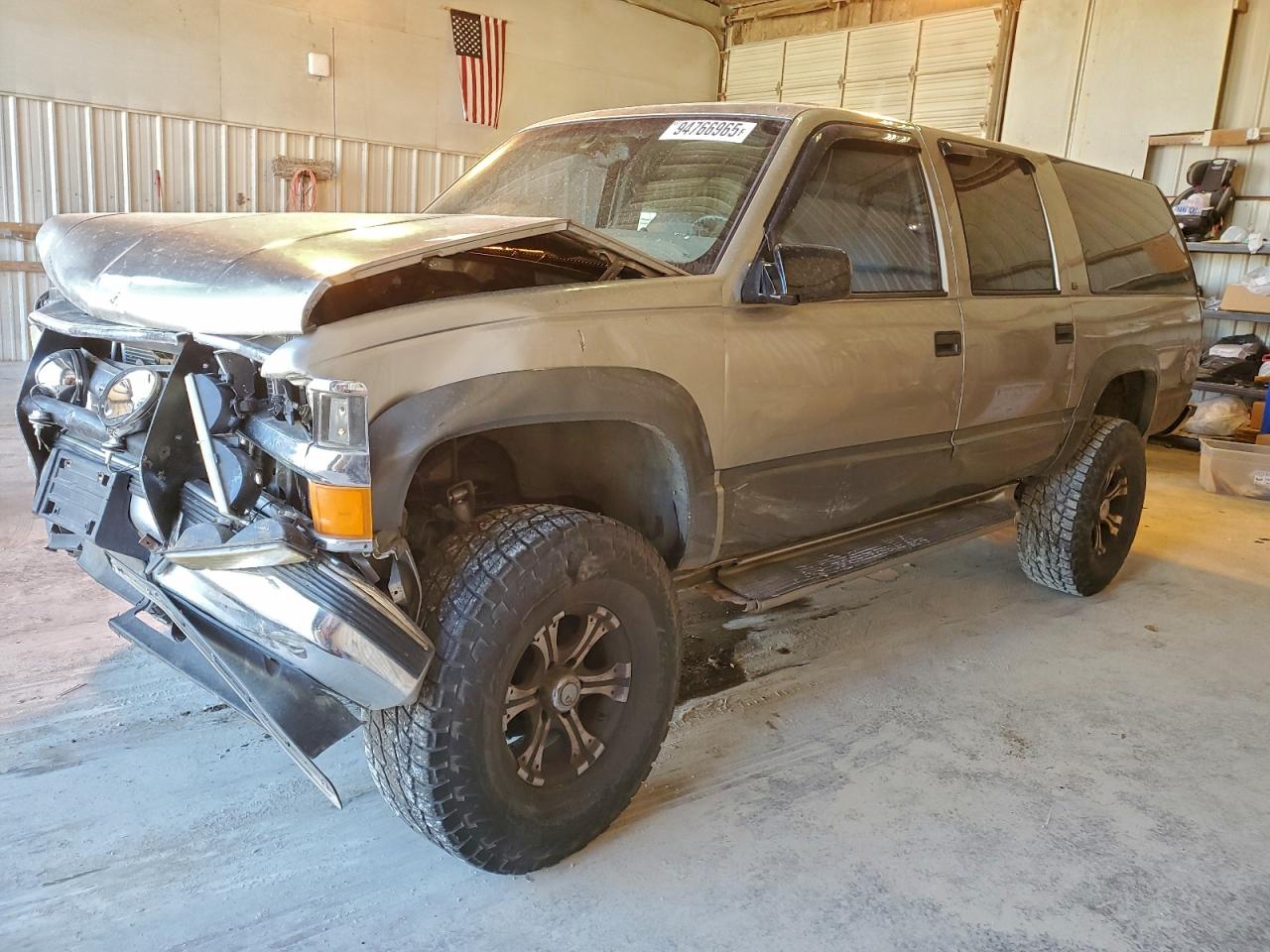 Chevrolet Suburban K1500 Image 1