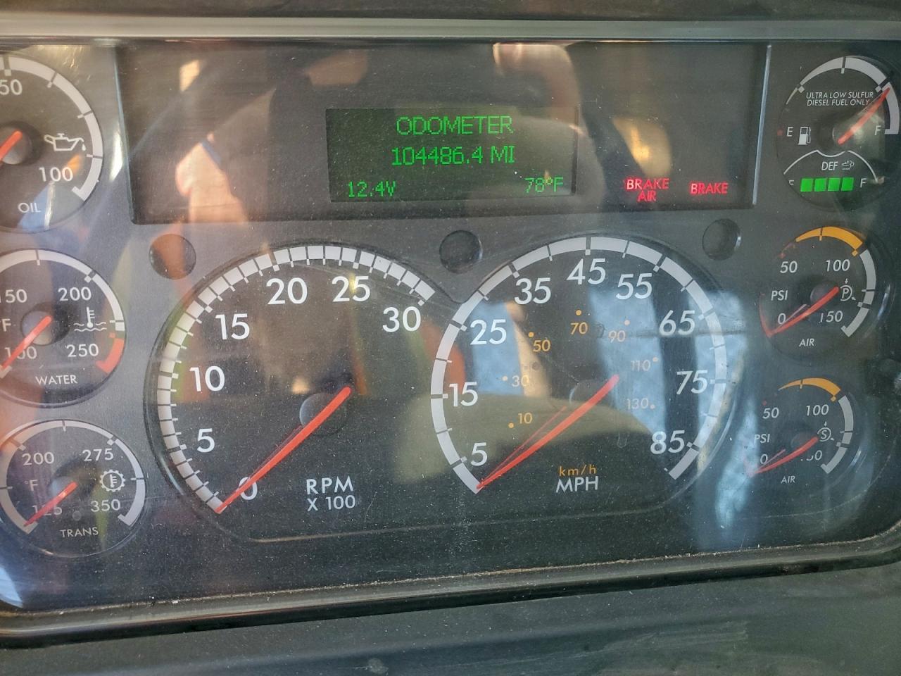 Freightliner M2 106 Medium Duty Image 5