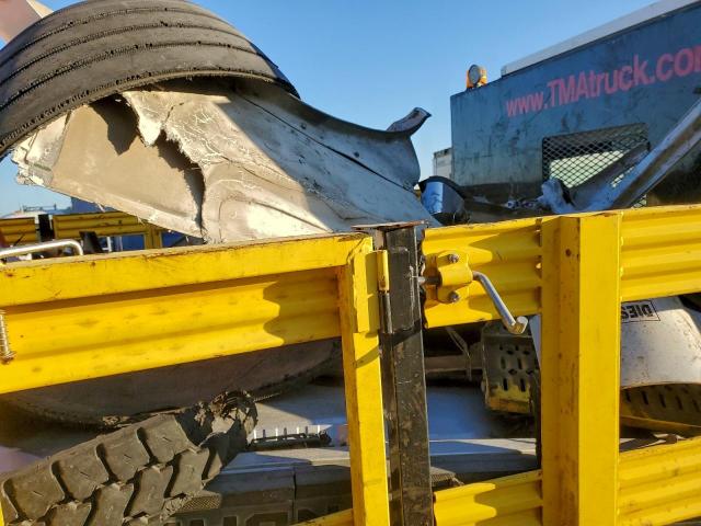 Freightliner M2 106 Medium Duty Image 4