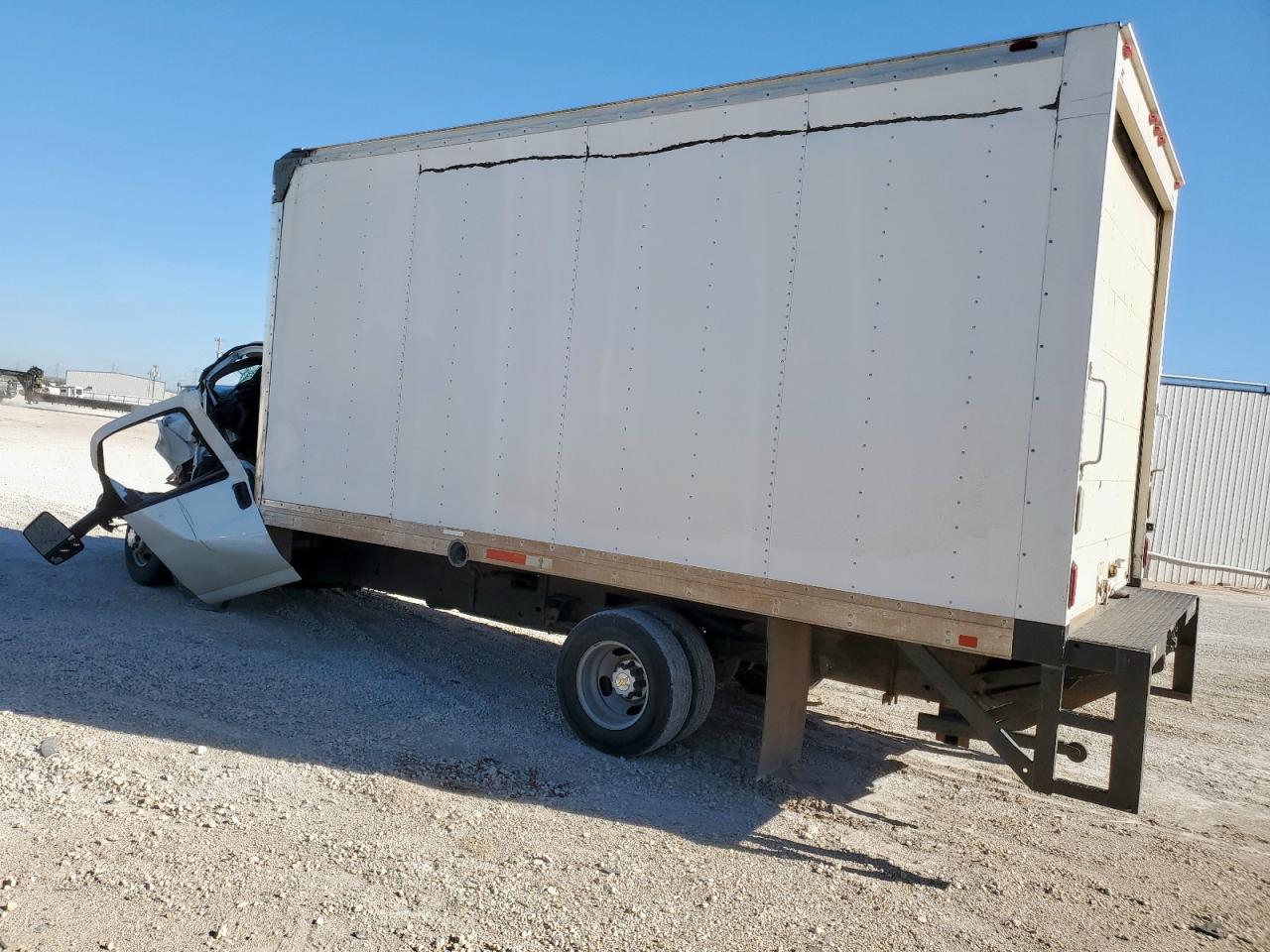 Chevrolet Express Image 8