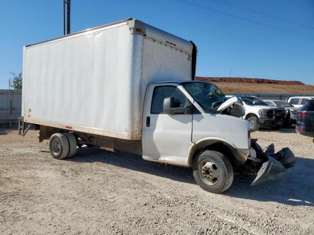 Chevrolet Express Image 2